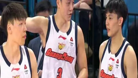 大乐透期号专家推荐：昨6中5盈4分，谁能夺冠